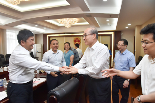 首席大检察官问计黑龙江团全国人大代表：服务打好三大攻坚战，检察机关如何发力